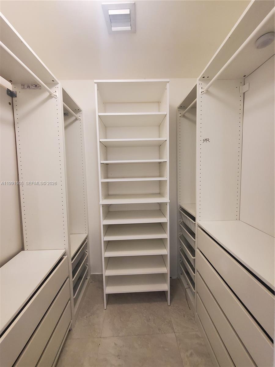 488 NE 18th St #1805 Miami, FL 33132