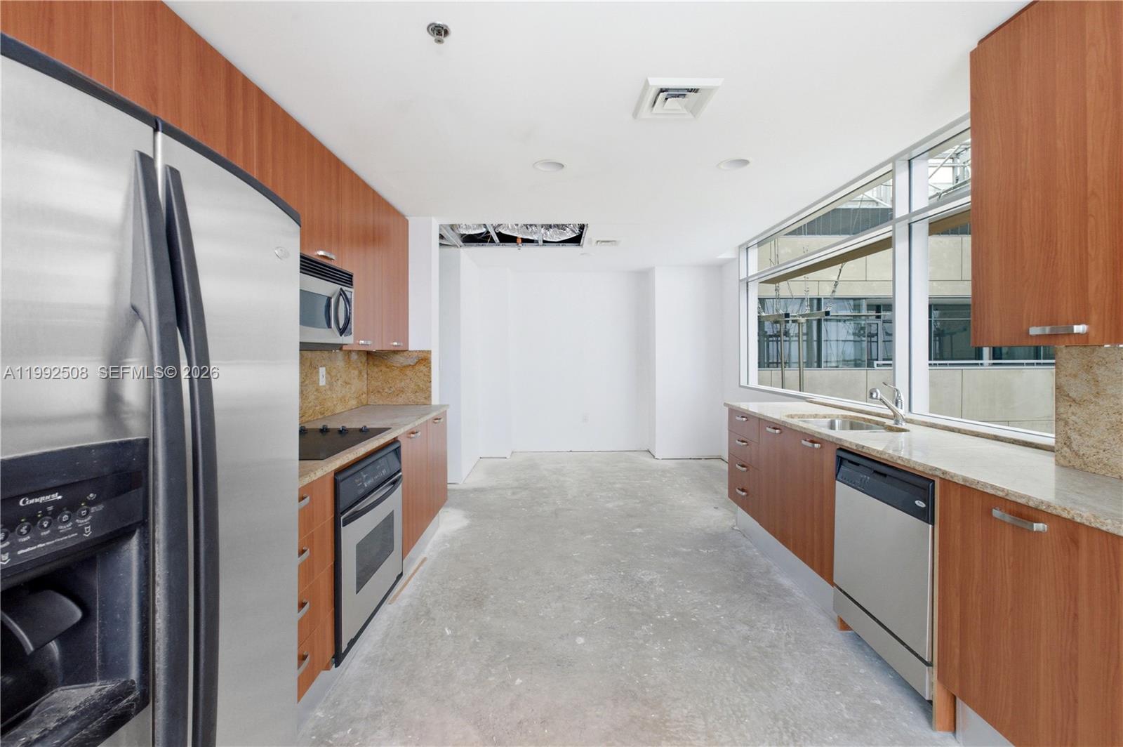 image Brickell Arch10