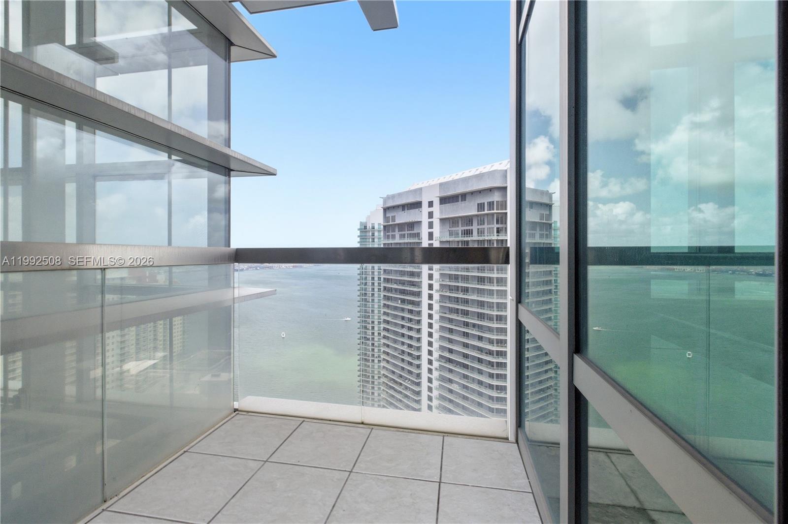 image Brickell Arch12