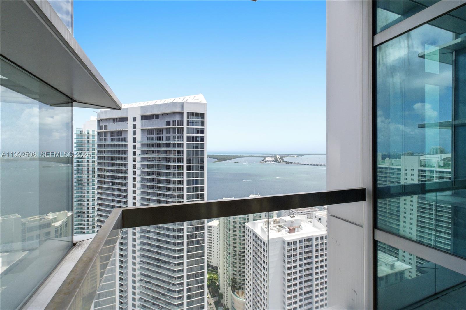 image Brickell Arch13