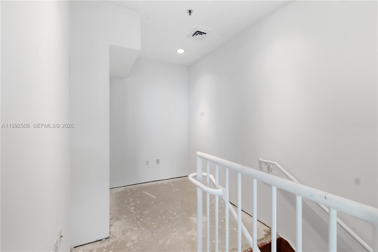 image Brickell Arch16