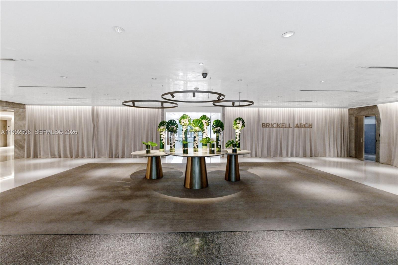 image Brickell Arch25