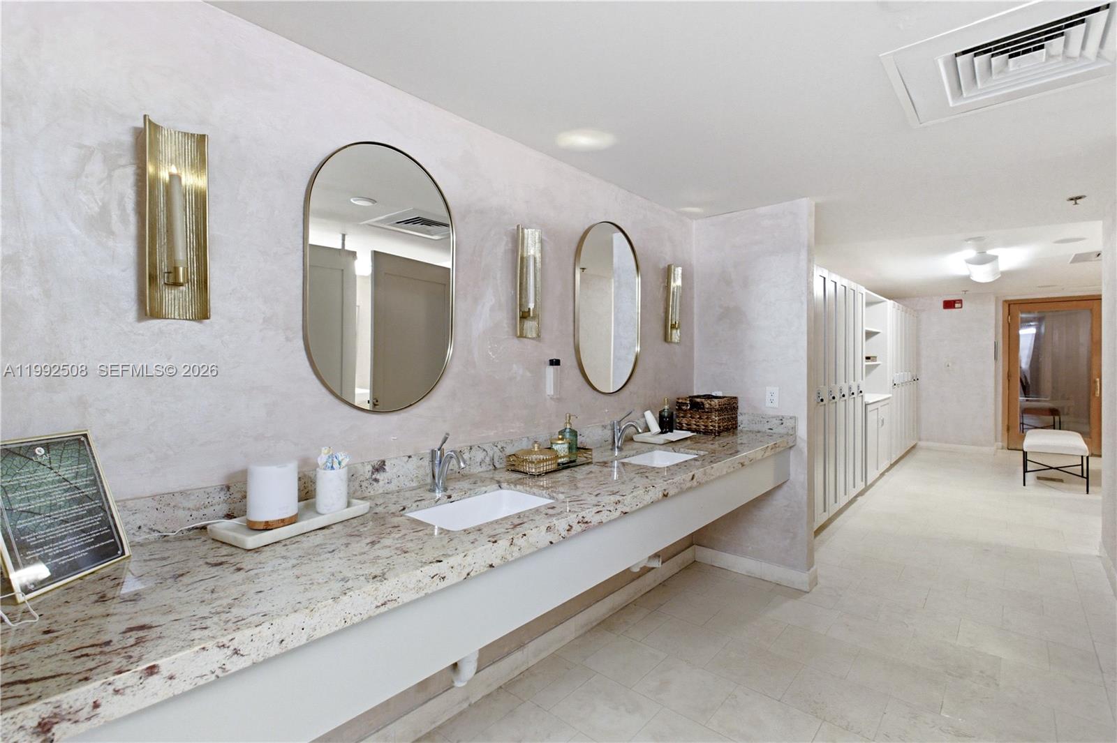 image Brickell Arch33