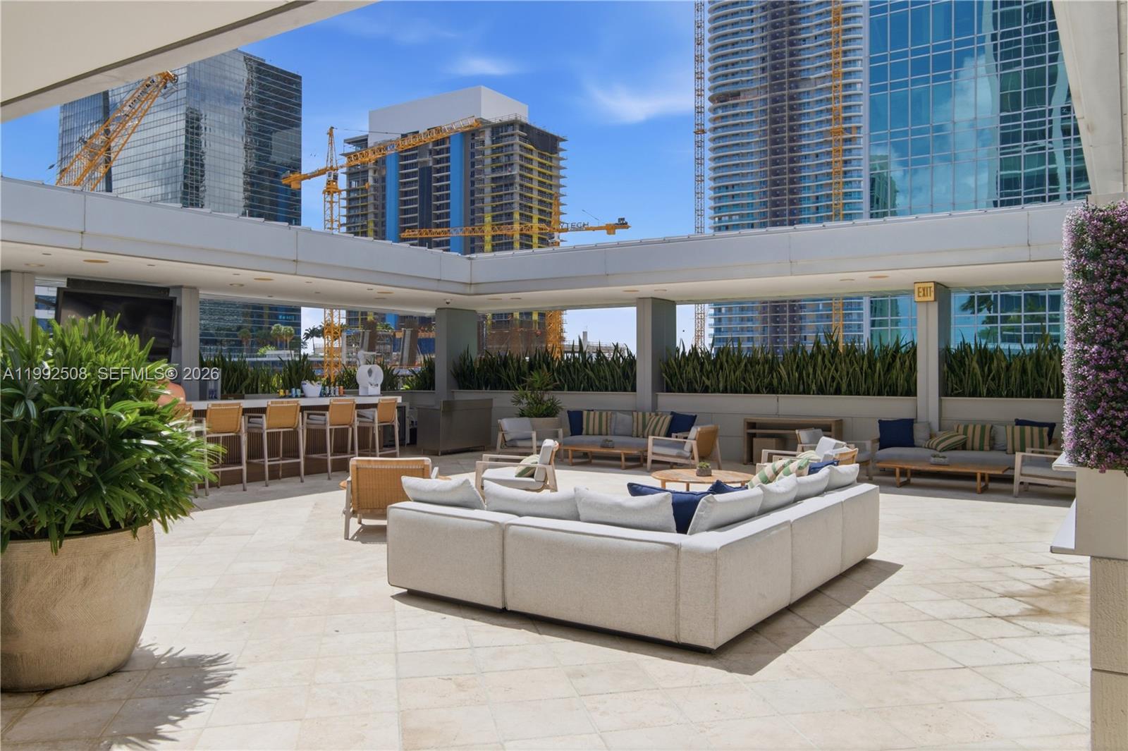 image Brickell Arch40