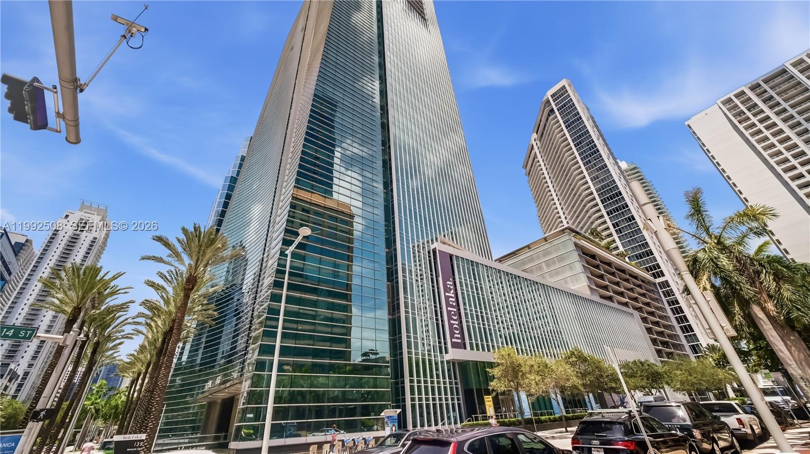 image Brickell Arch42
