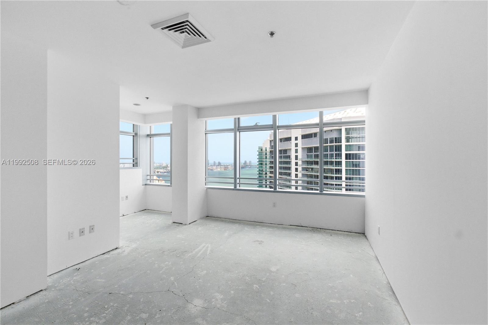image Brickell Arch8