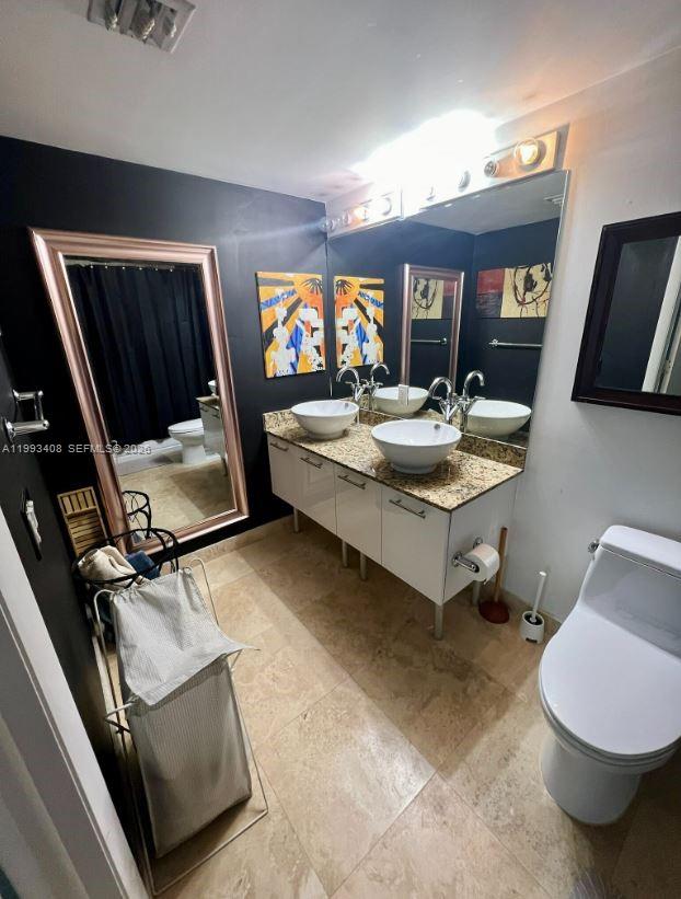 image Brickell on the River South11