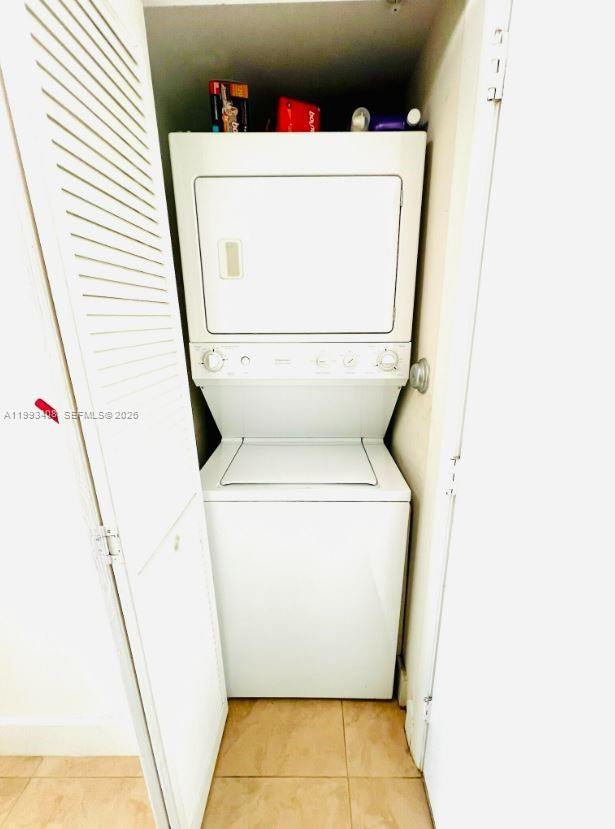 image Brickell on the River South14