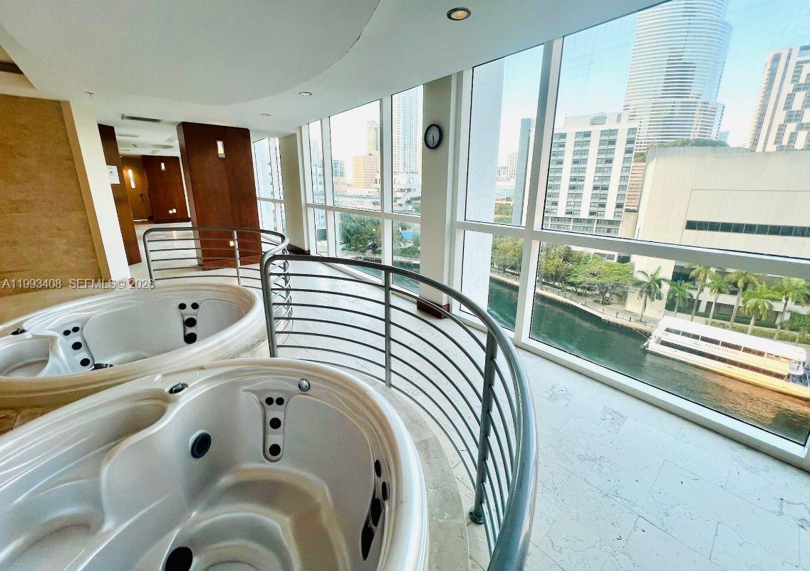 image Brickell on the River South21