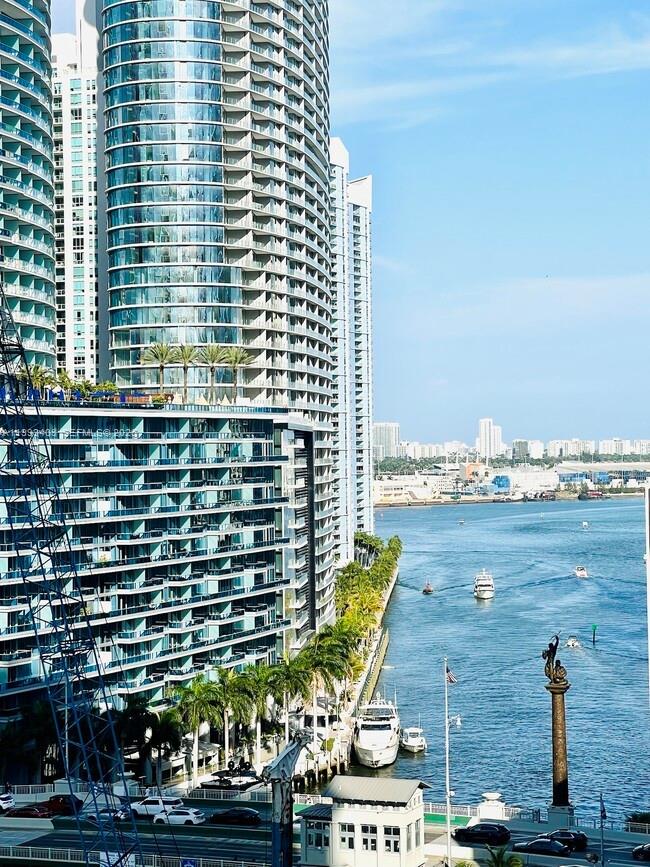 image Brickell on the River South25