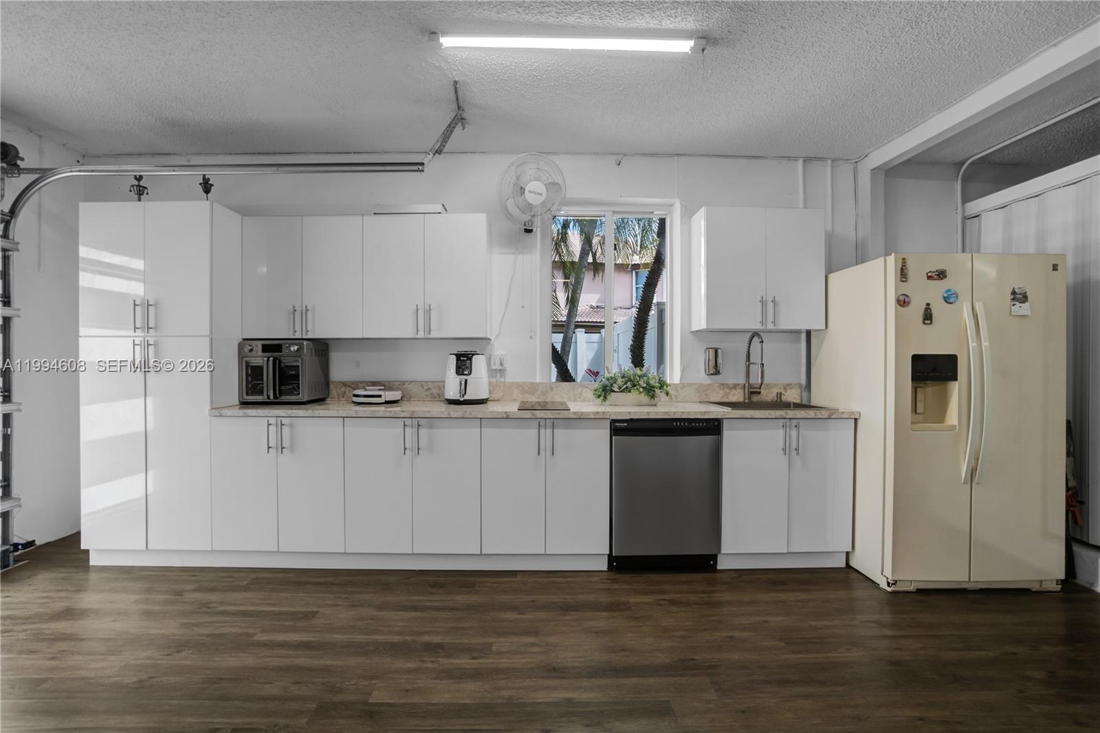 Undisclosed Address Pembroke Pines, FL 33029