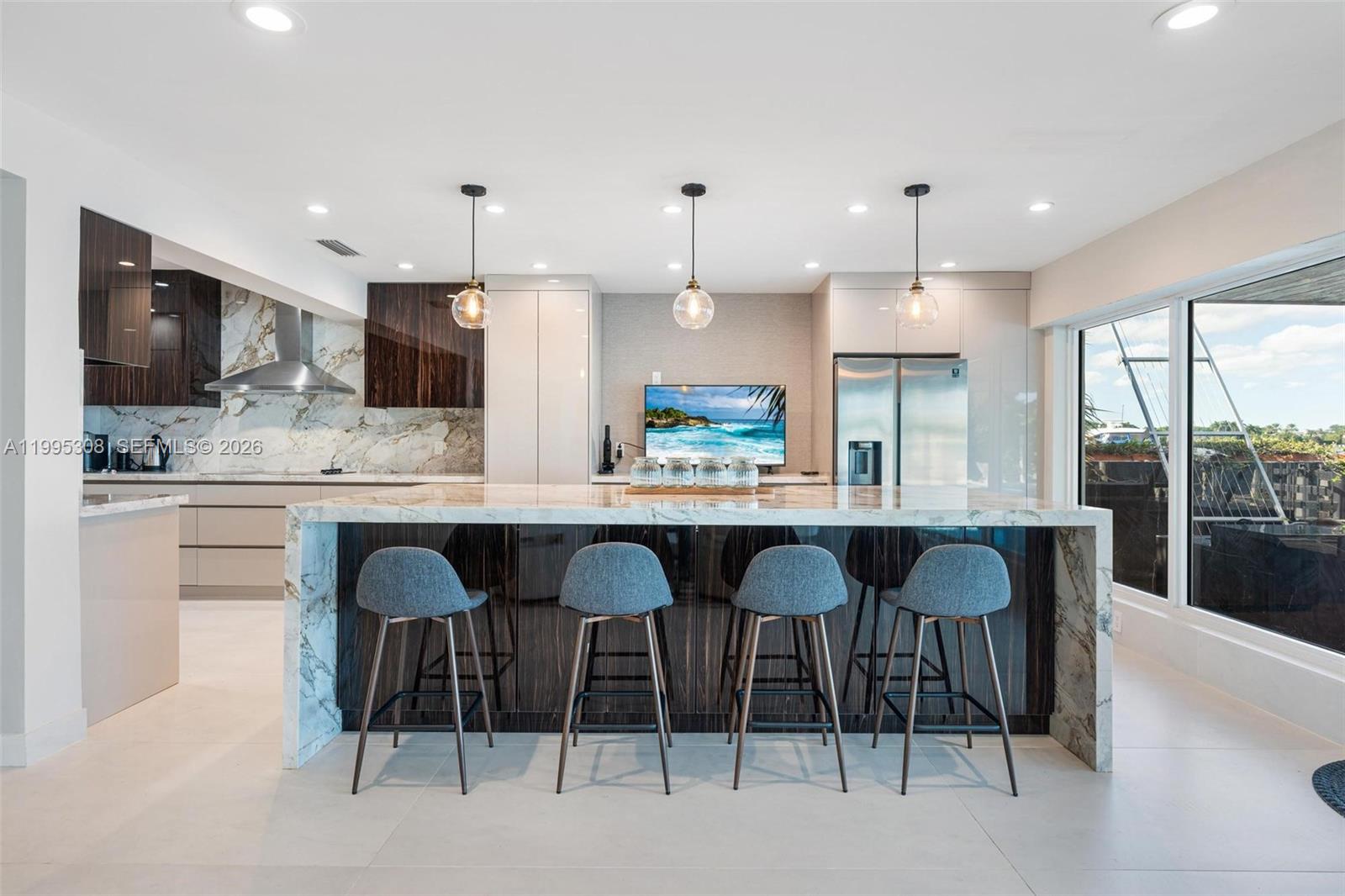 1055 Stillwater Dr Miami Beach, FL 33141