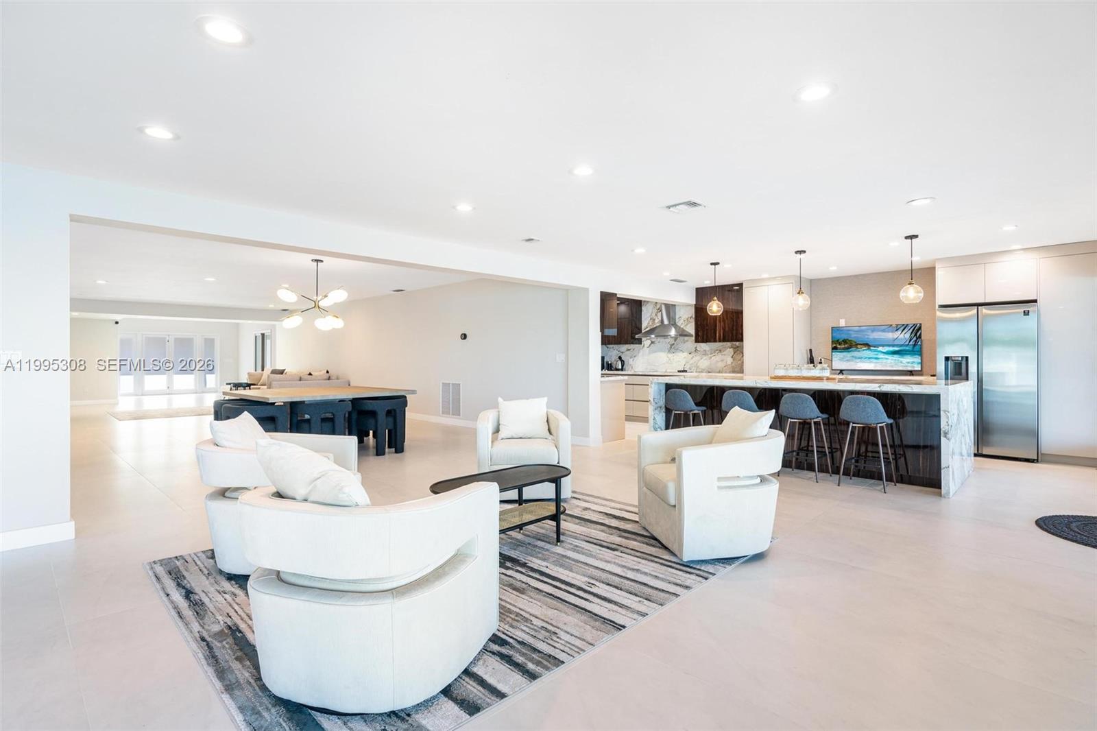 1055 Stillwater Dr Miami Beach, FL 33141