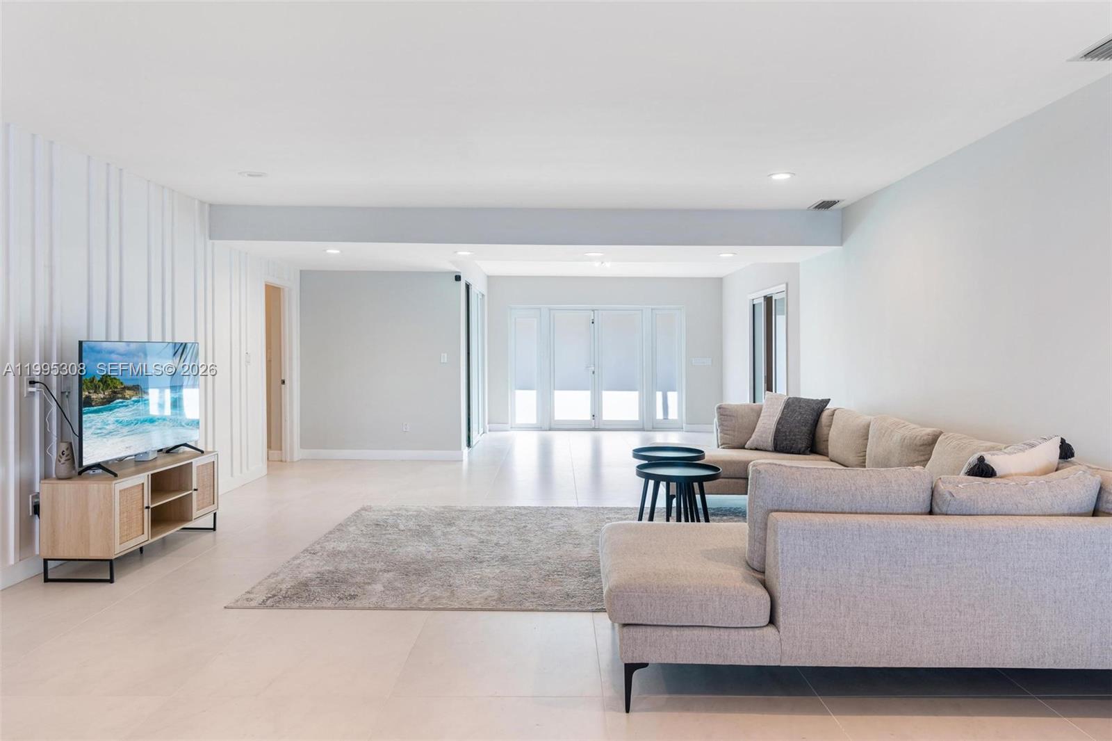 1055 Stillwater Dr Miami Beach, FL 33141