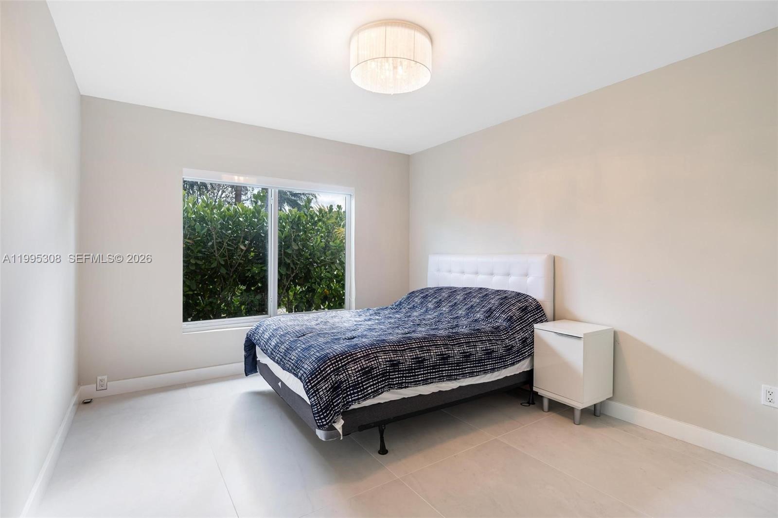 1055 Stillwater Dr Miami Beach, FL 33141