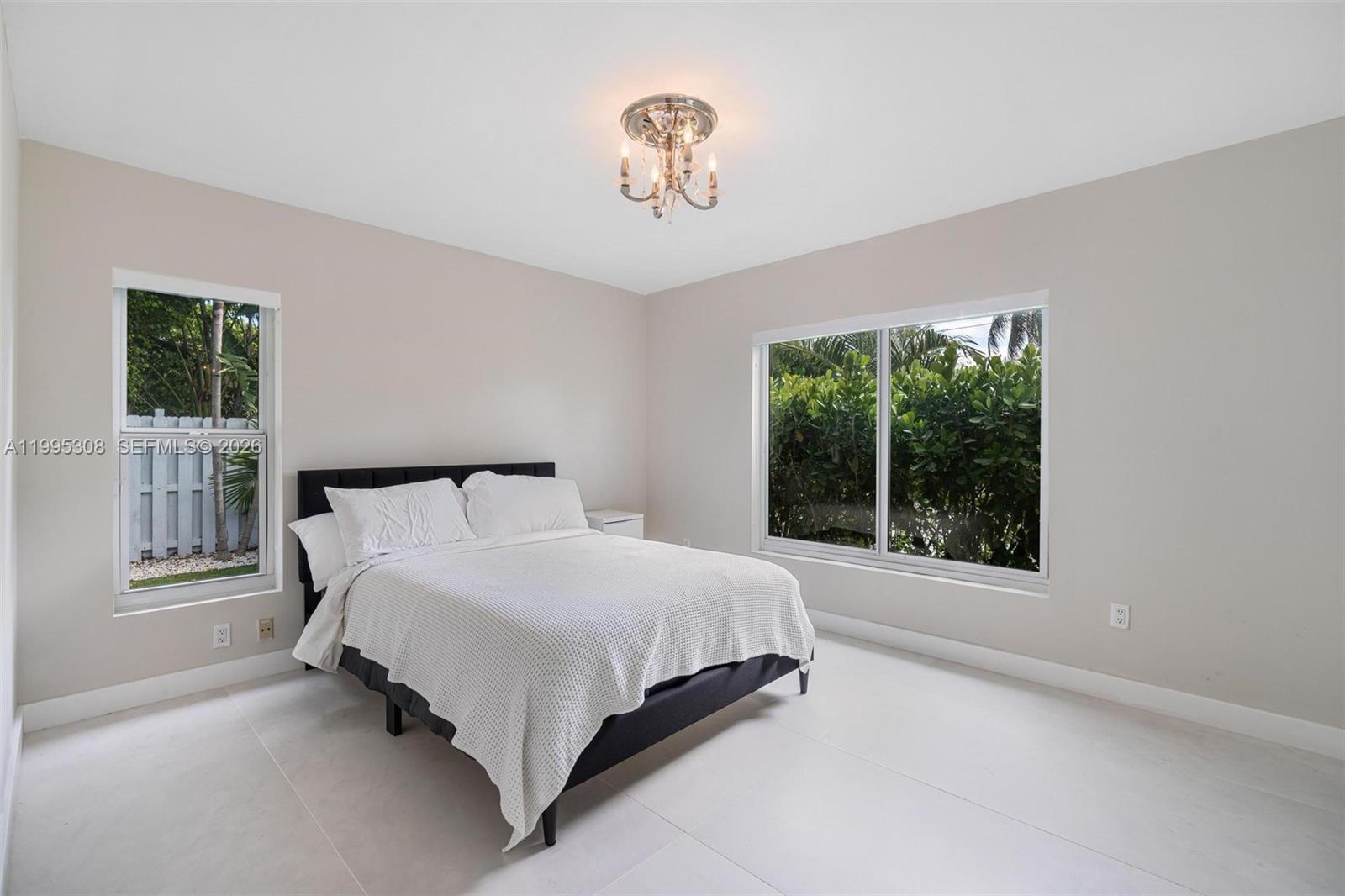 1055 Stillwater Dr Miami Beach, FL 33141