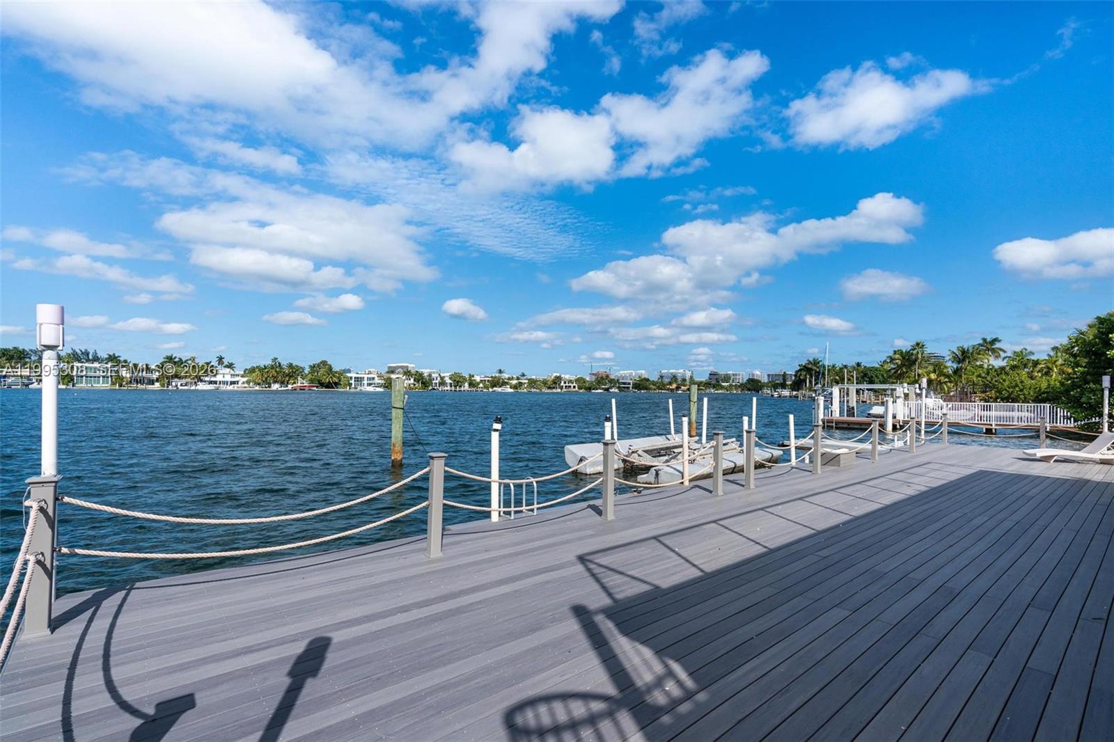 1055 Stillwater Dr Miami Beach, FL 33141