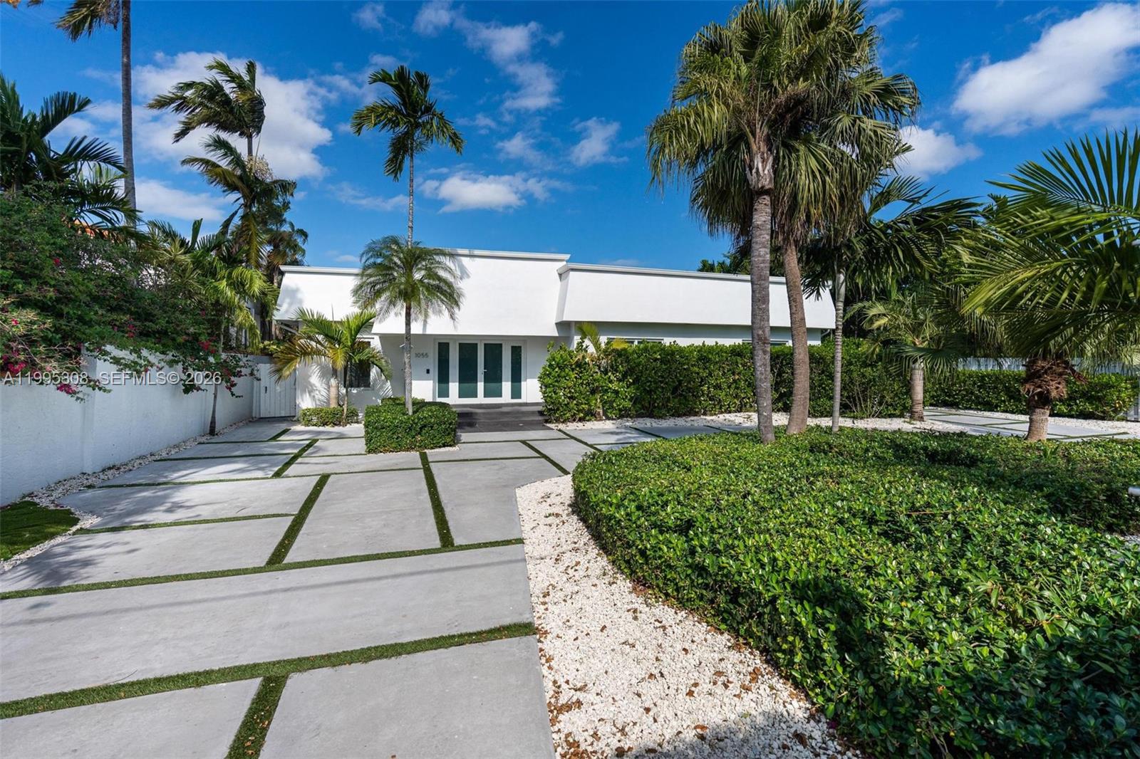 1055 Stillwater Dr Miami Beach, FL 33141