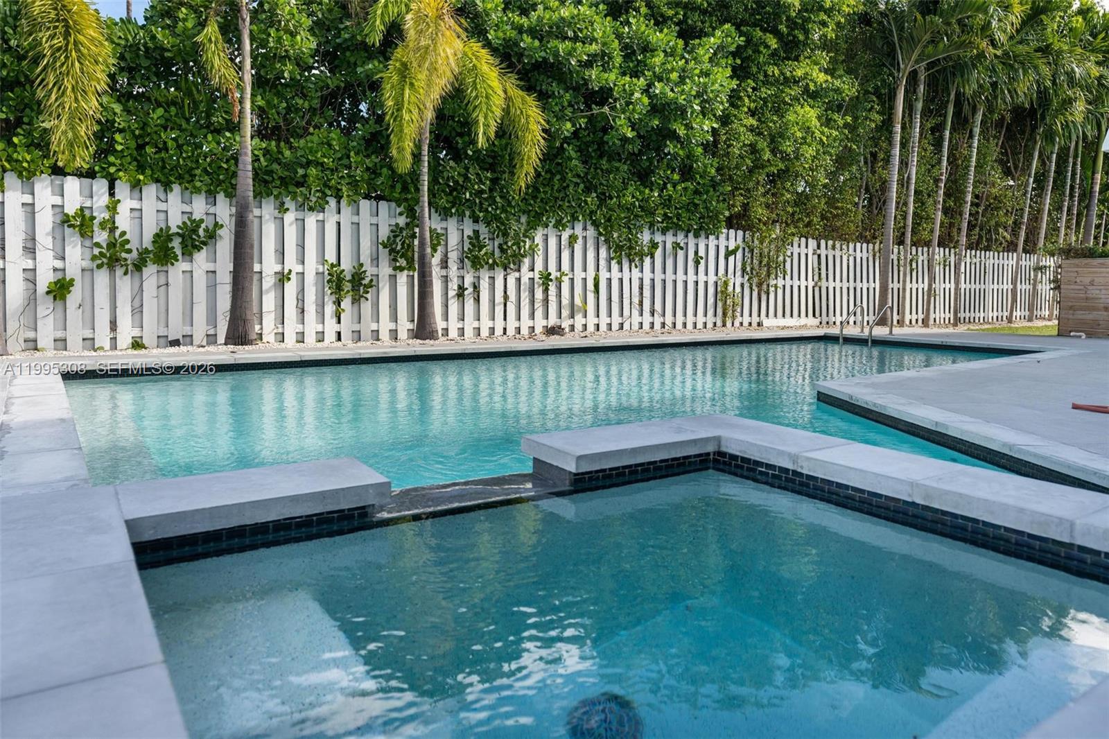 1055 Stillwater Dr Miami Beach, FL 33141