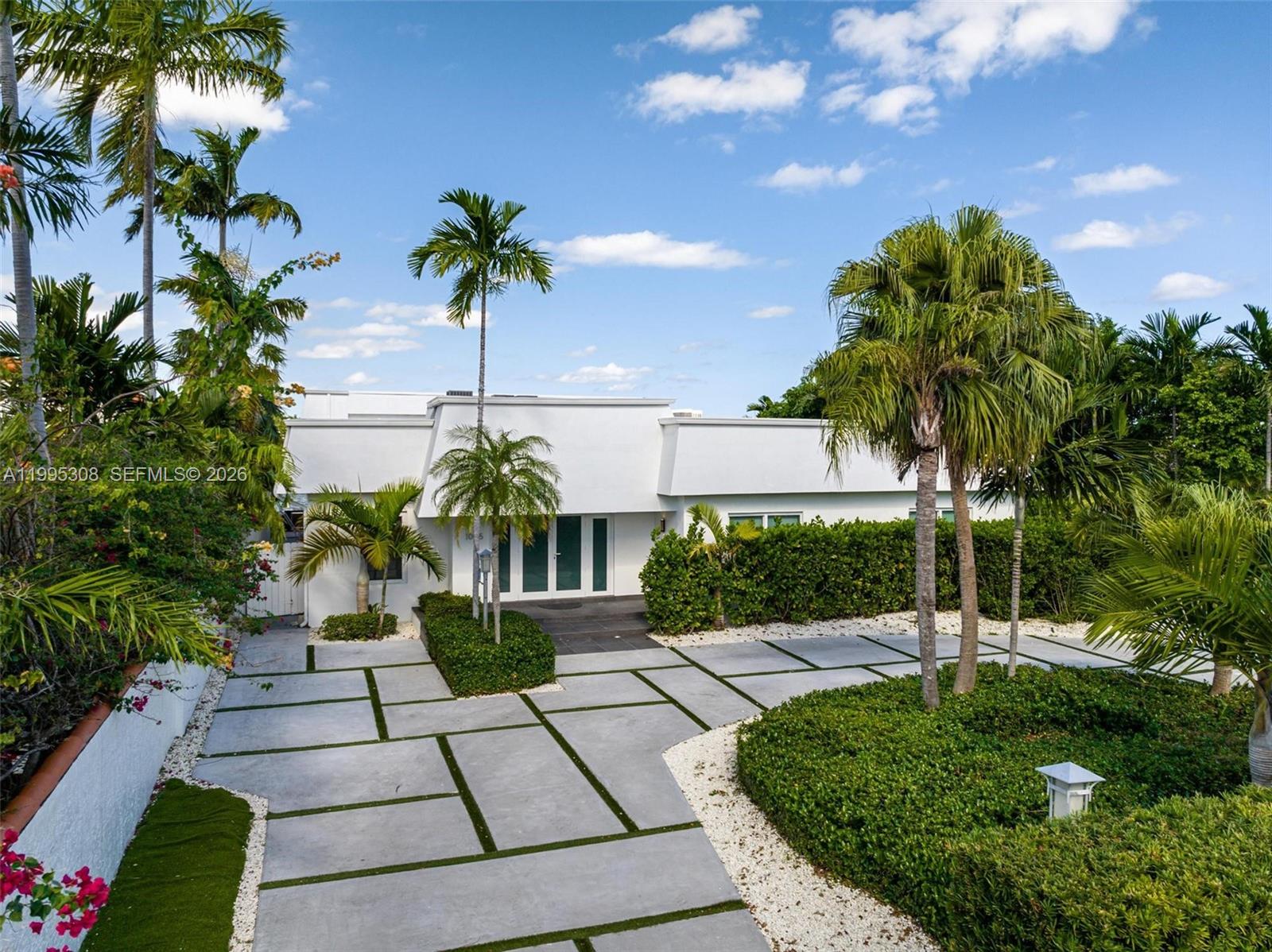 1055 Stillwater Dr Miami Beach, FL 33141