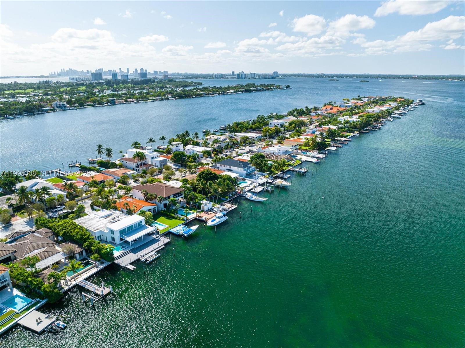 1055 Stillwater Dr Miami Beach, FL 33141