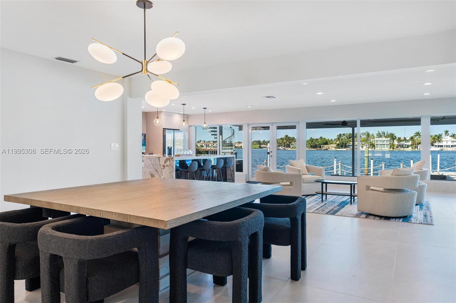 1055 Stillwater Dr Miami Beach, FL 33141