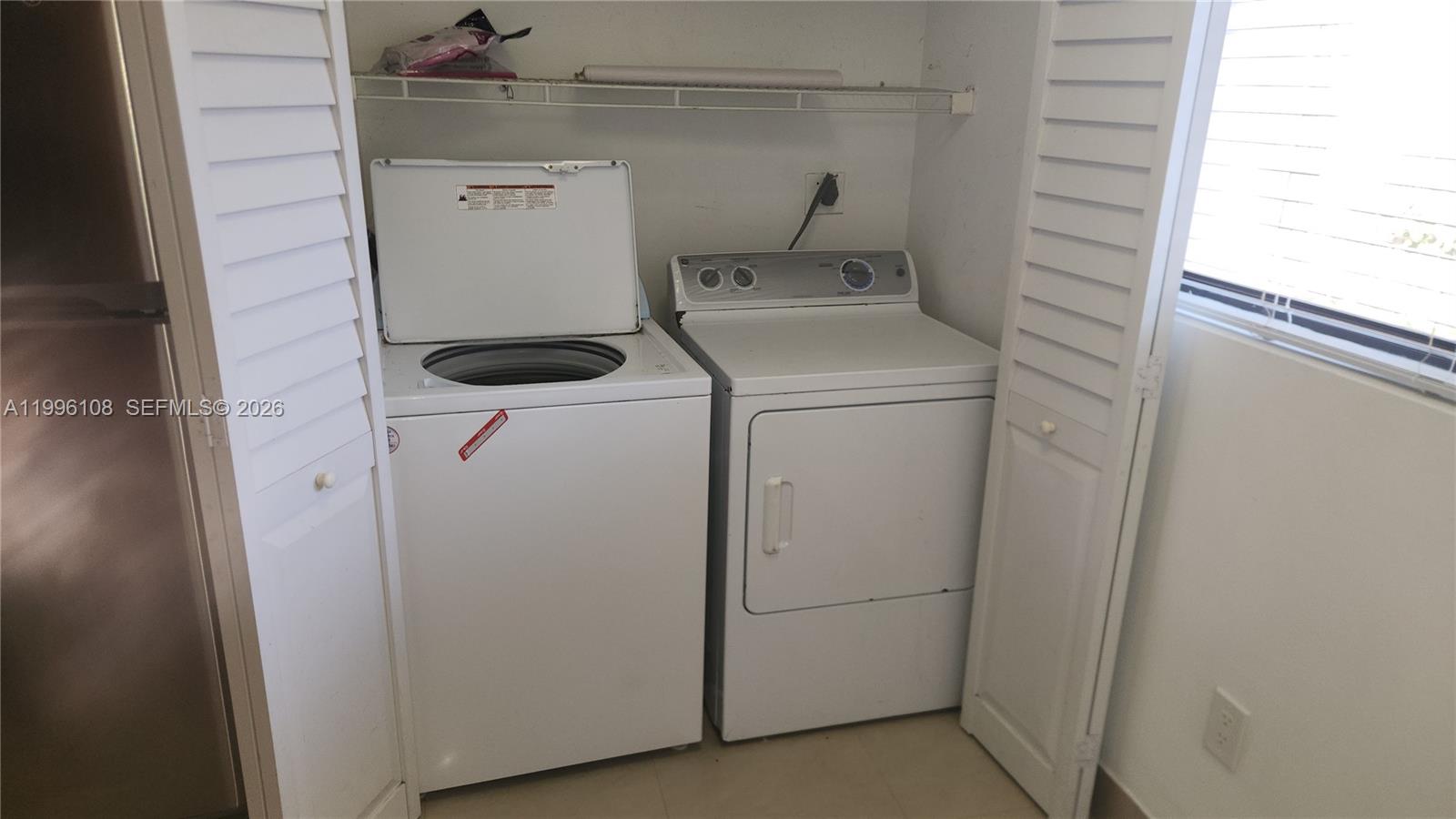 210 E Palm Cir E Pembroke Pines, FL 33025