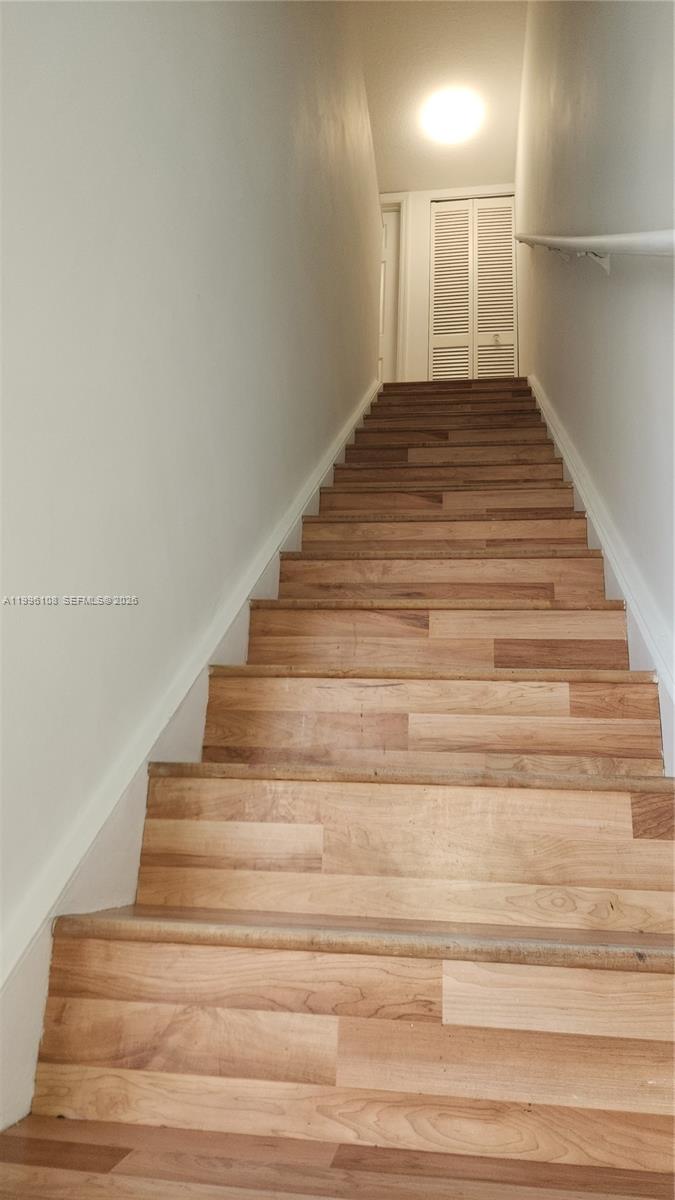 210 E Palm Cir E Pembroke Pines, FL 33025