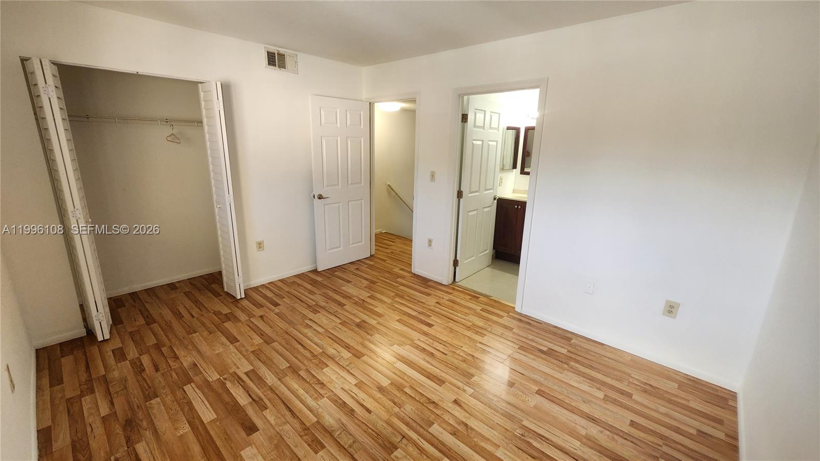 210 E Palm Cir E Pembroke Pines, FL 33025