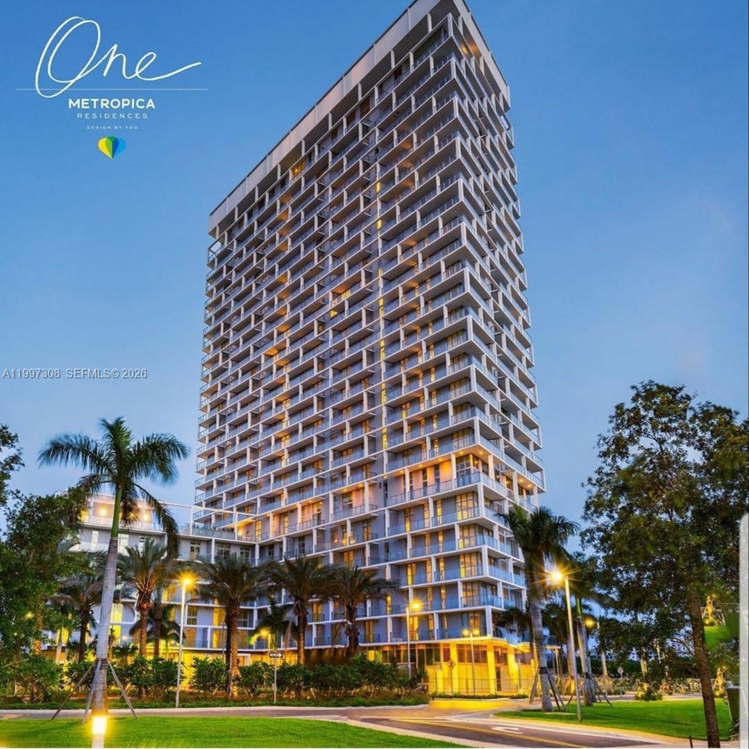 2000 Metropica Way #505