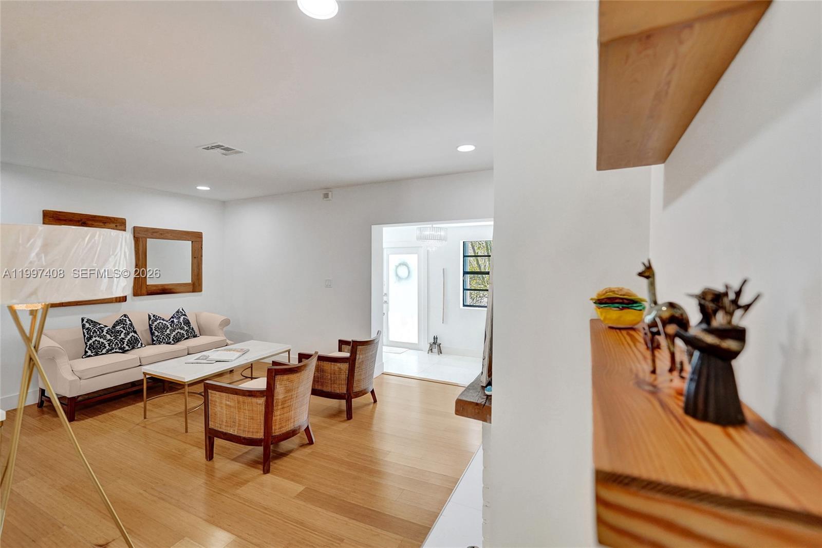 1515 Dewey St Hollywood, FL 33020