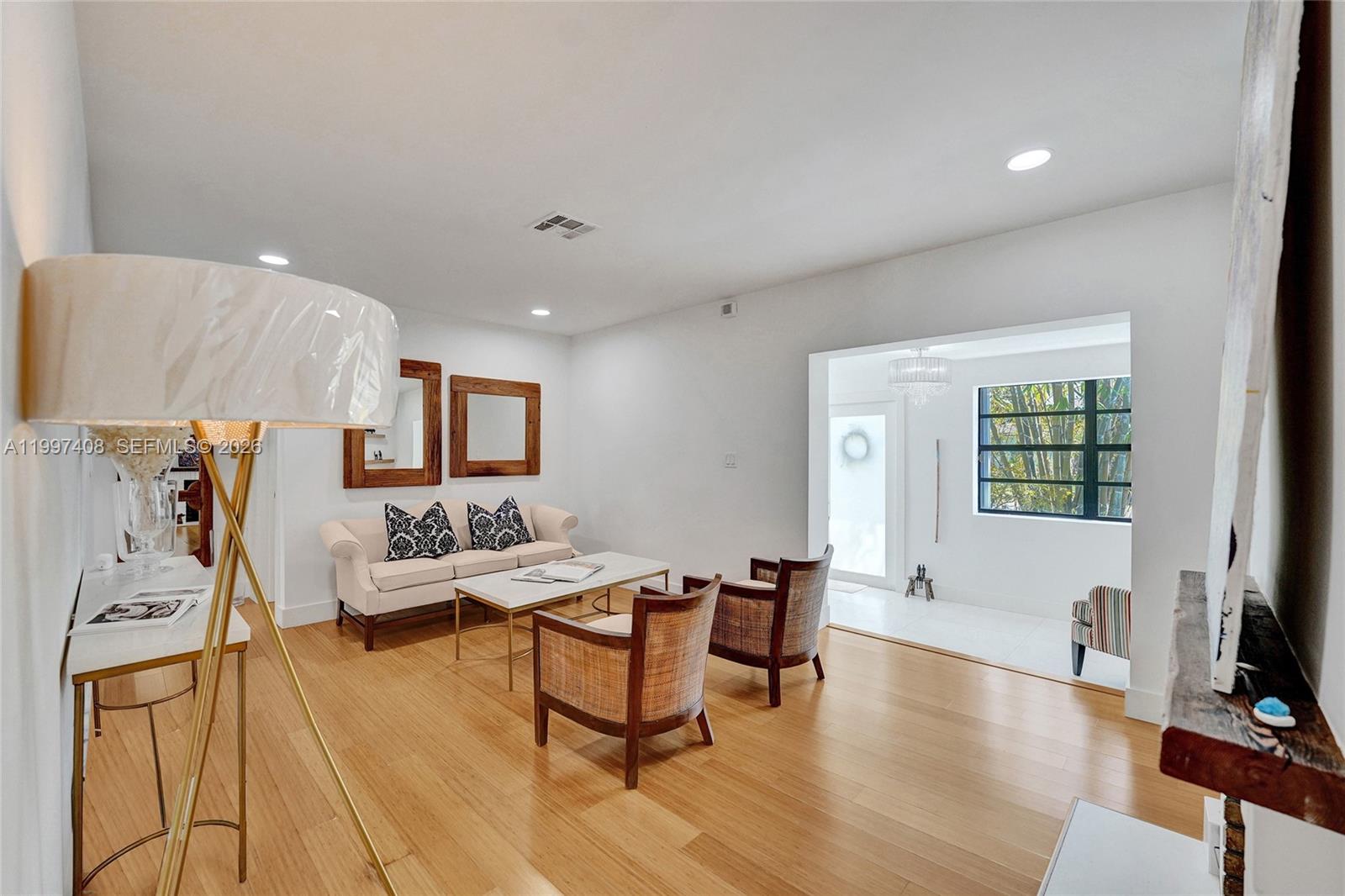 1515 Dewey St Hollywood, FL 33020