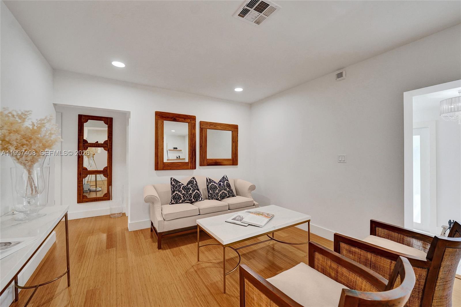 1515 Dewey St Hollywood, FL 33020