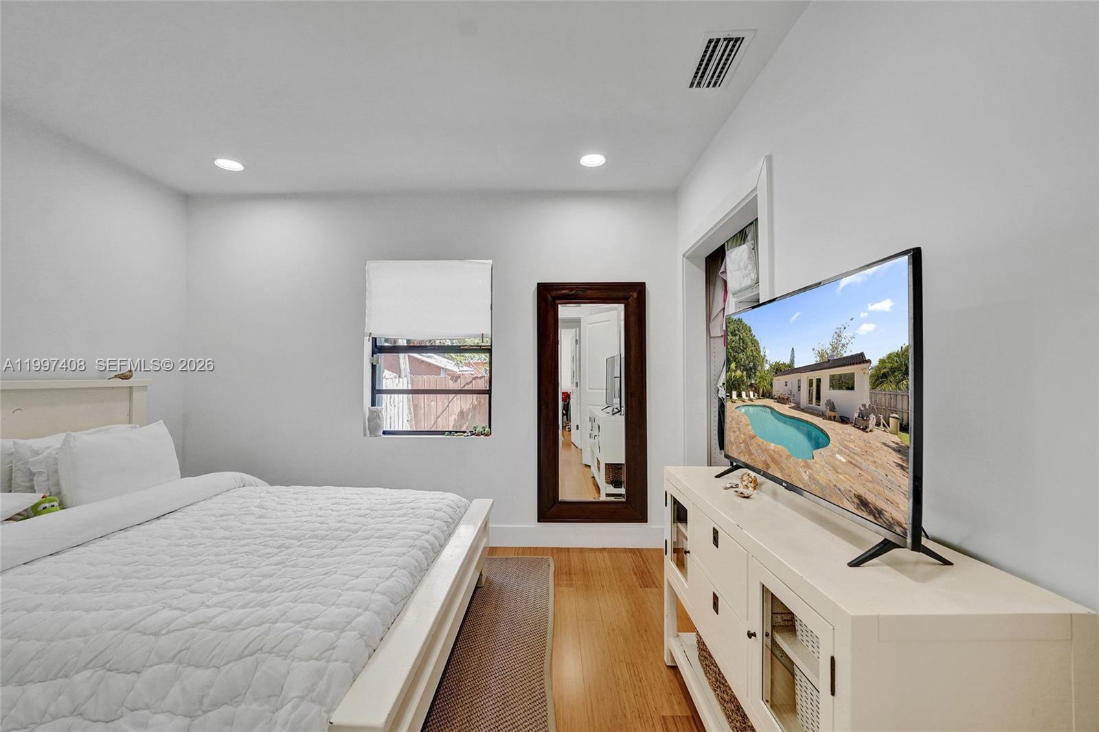 1515 Dewey St Hollywood, FL 33020