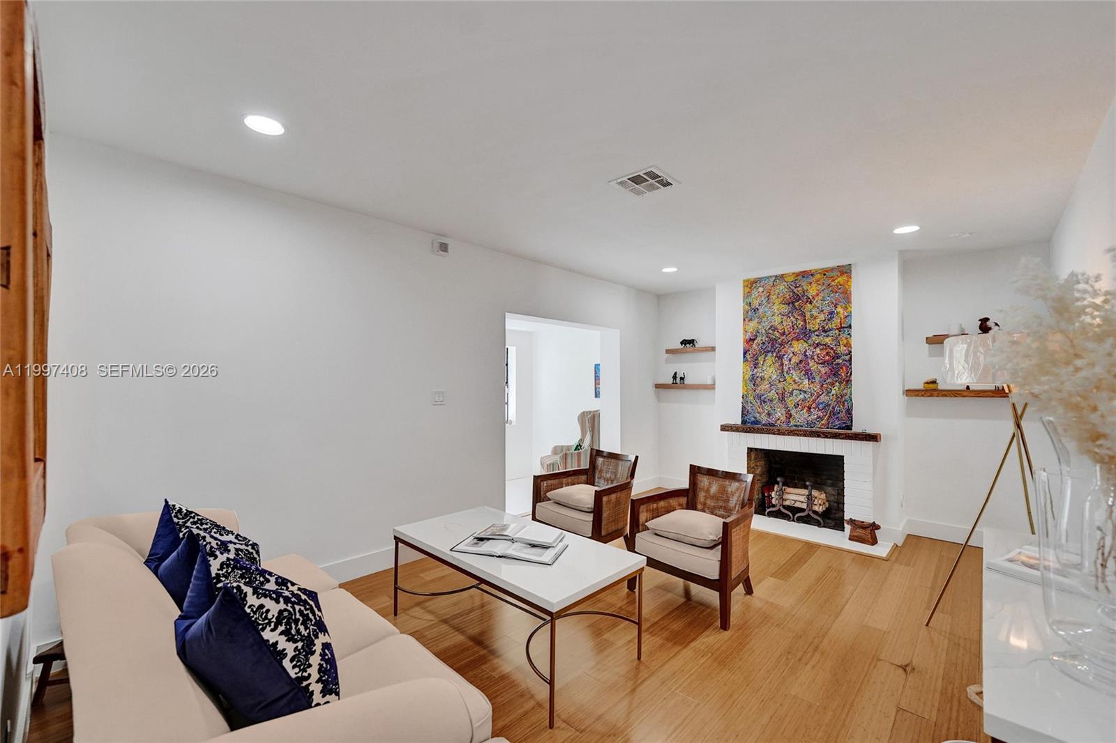 1515 Dewey St Hollywood, FL 33020