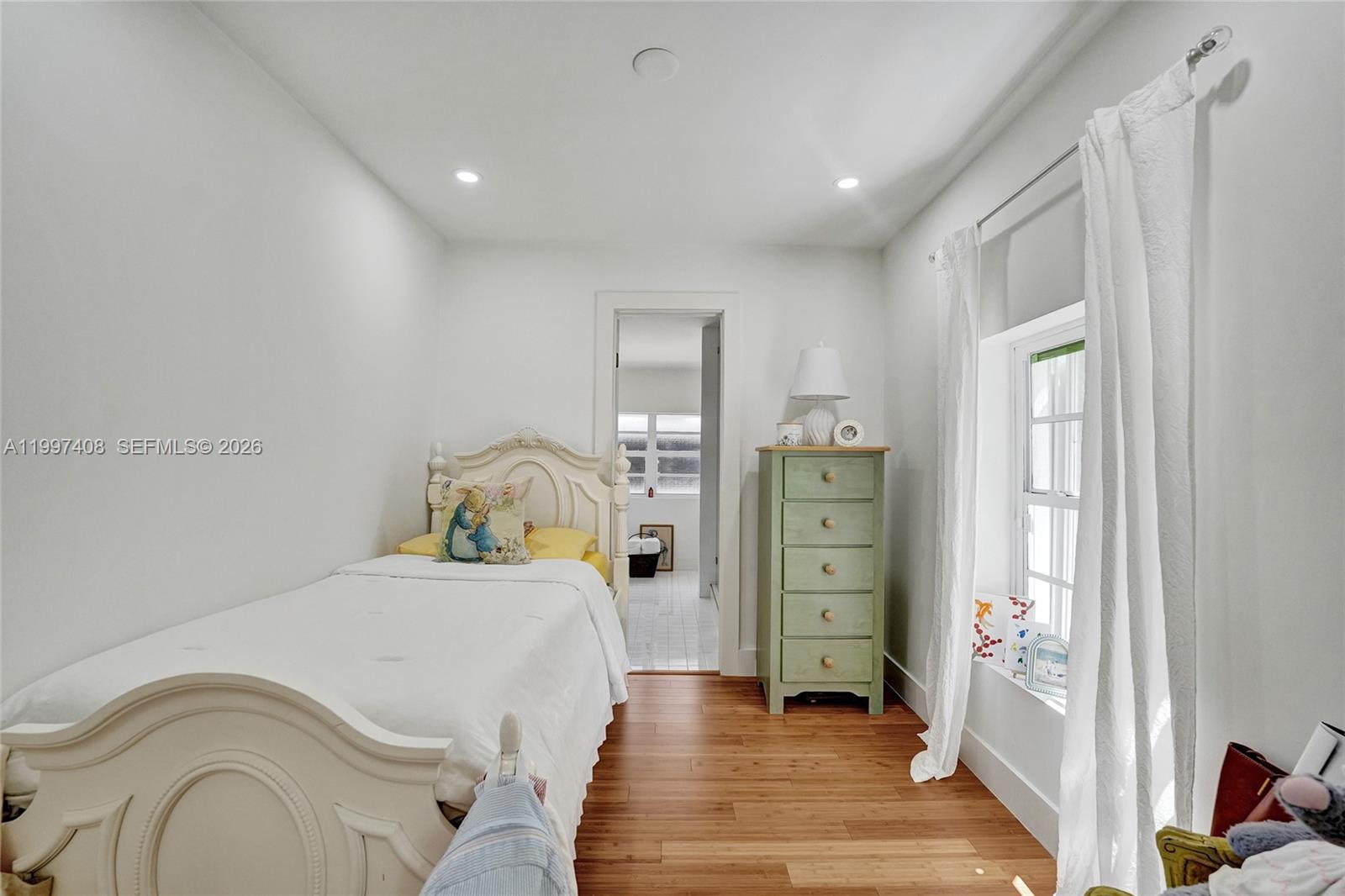 1515 Dewey St Hollywood, FL 33020