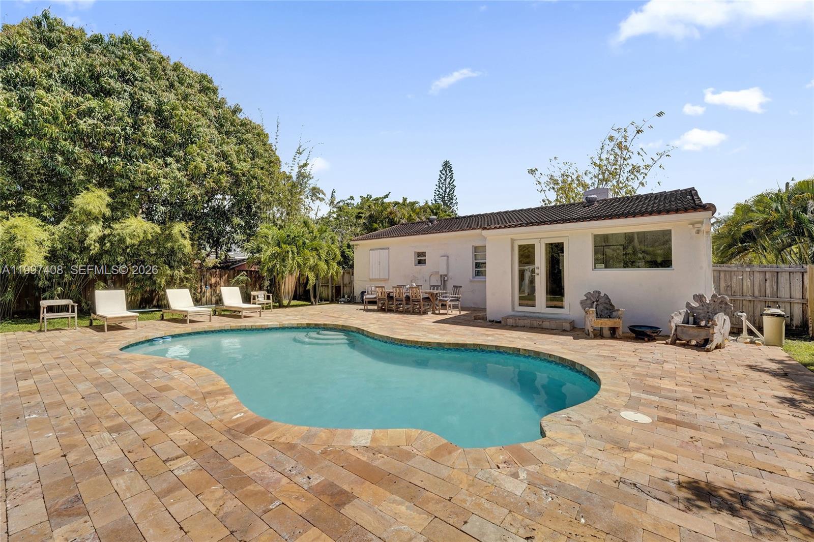 1515 Dewey St Hollywood, FL 33020