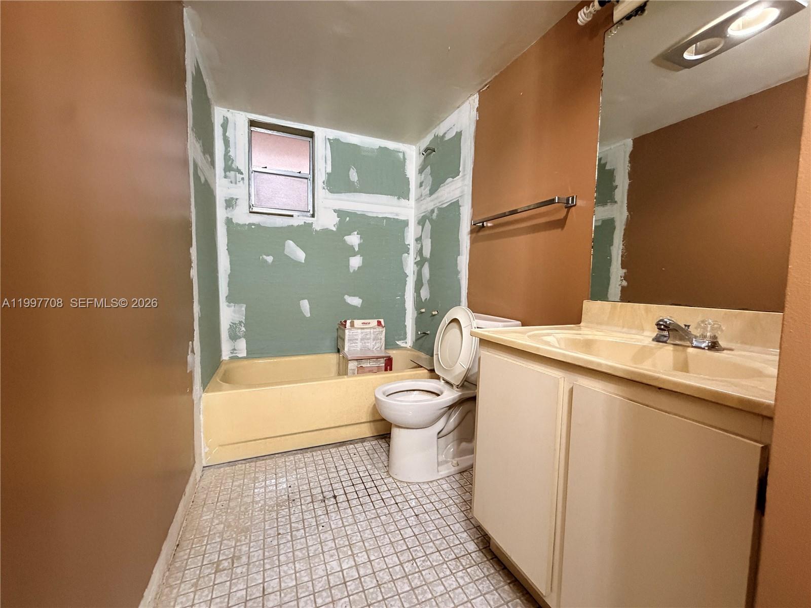 17000 NW 67th Ave #115 Hialeah, FL 33015