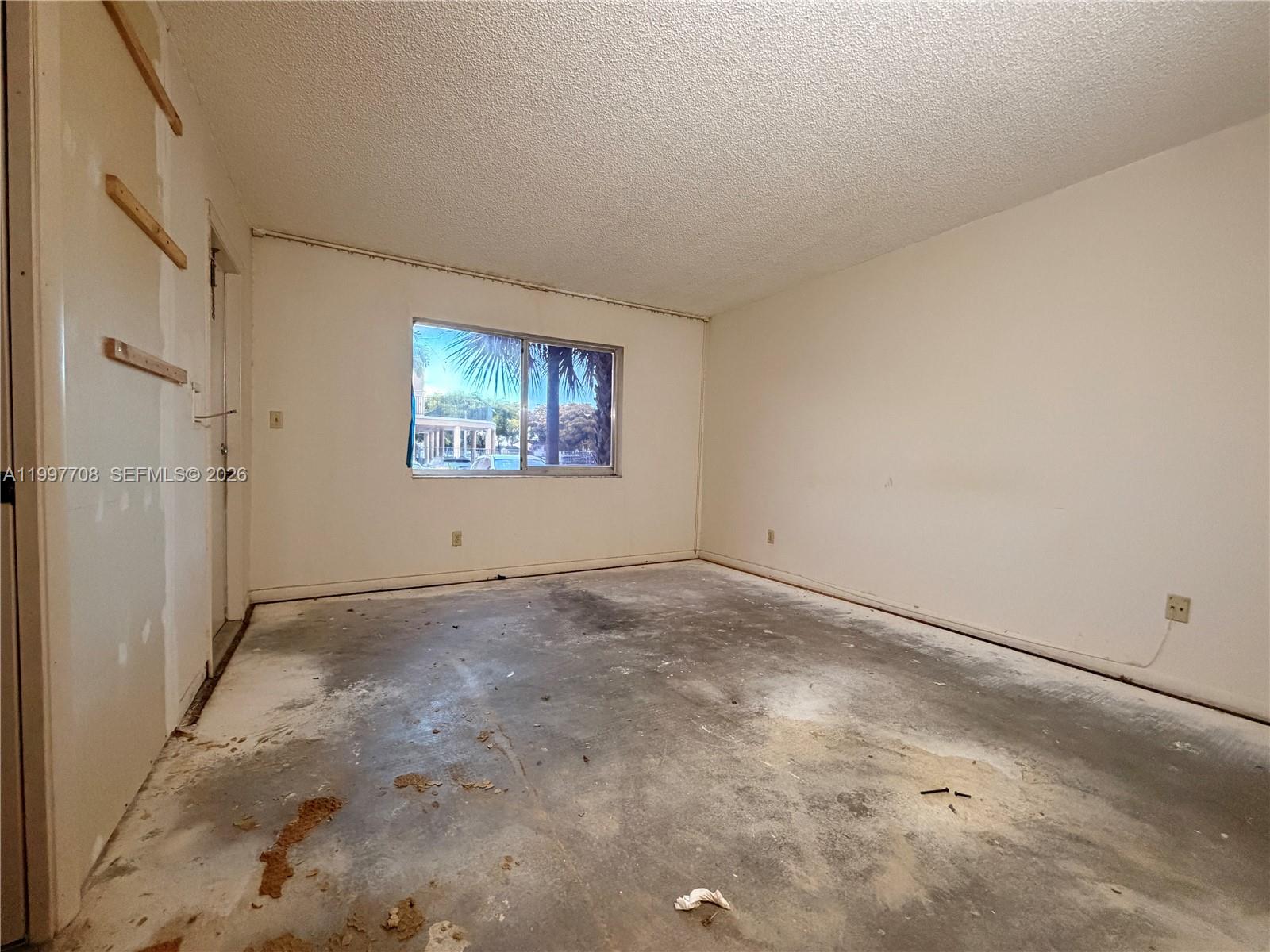 17000 NW 67th Ave #115 Hialeah, FL 33015