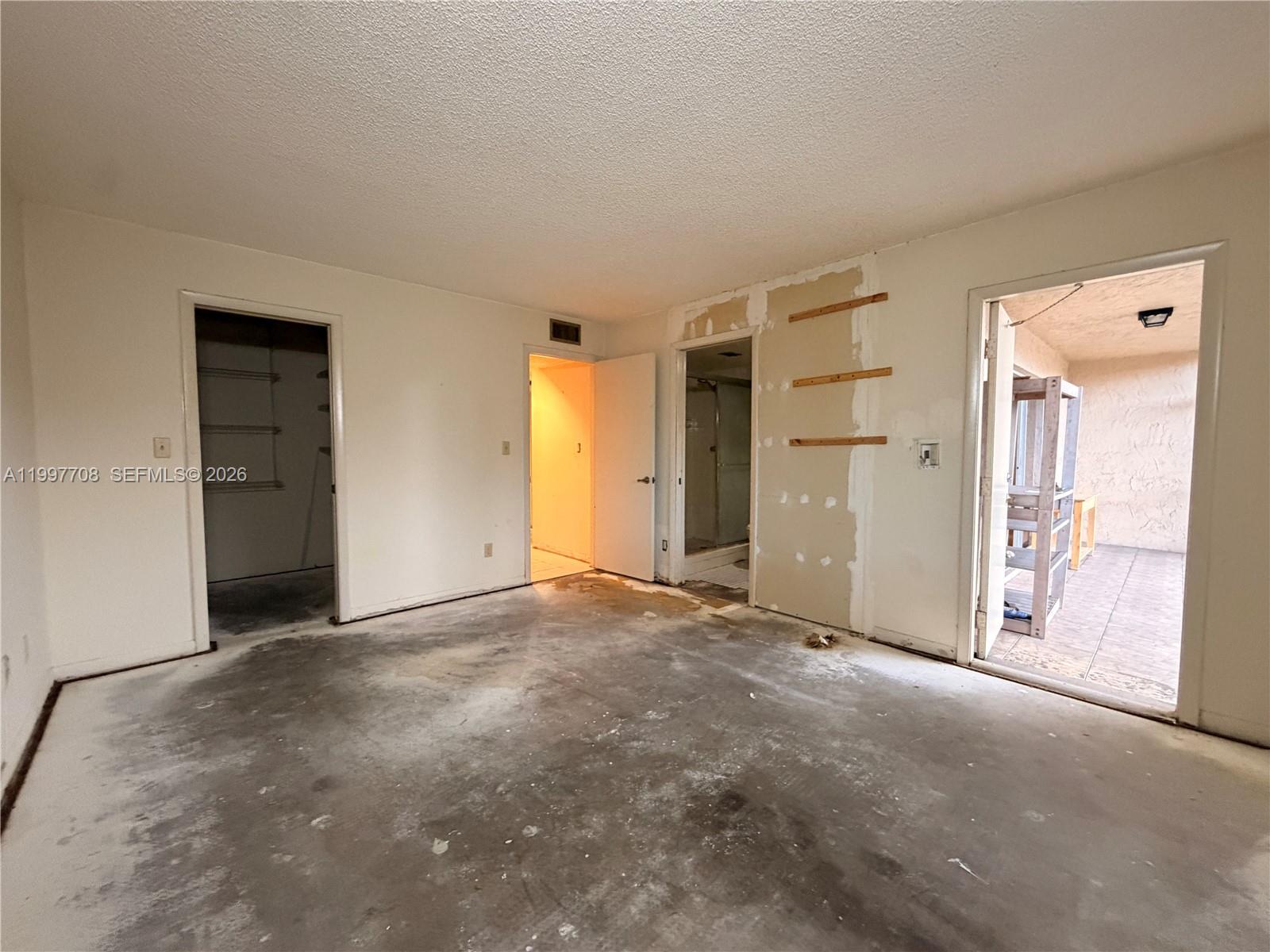 17000 NW 67th Ave #115 Hialeah, FL 33015