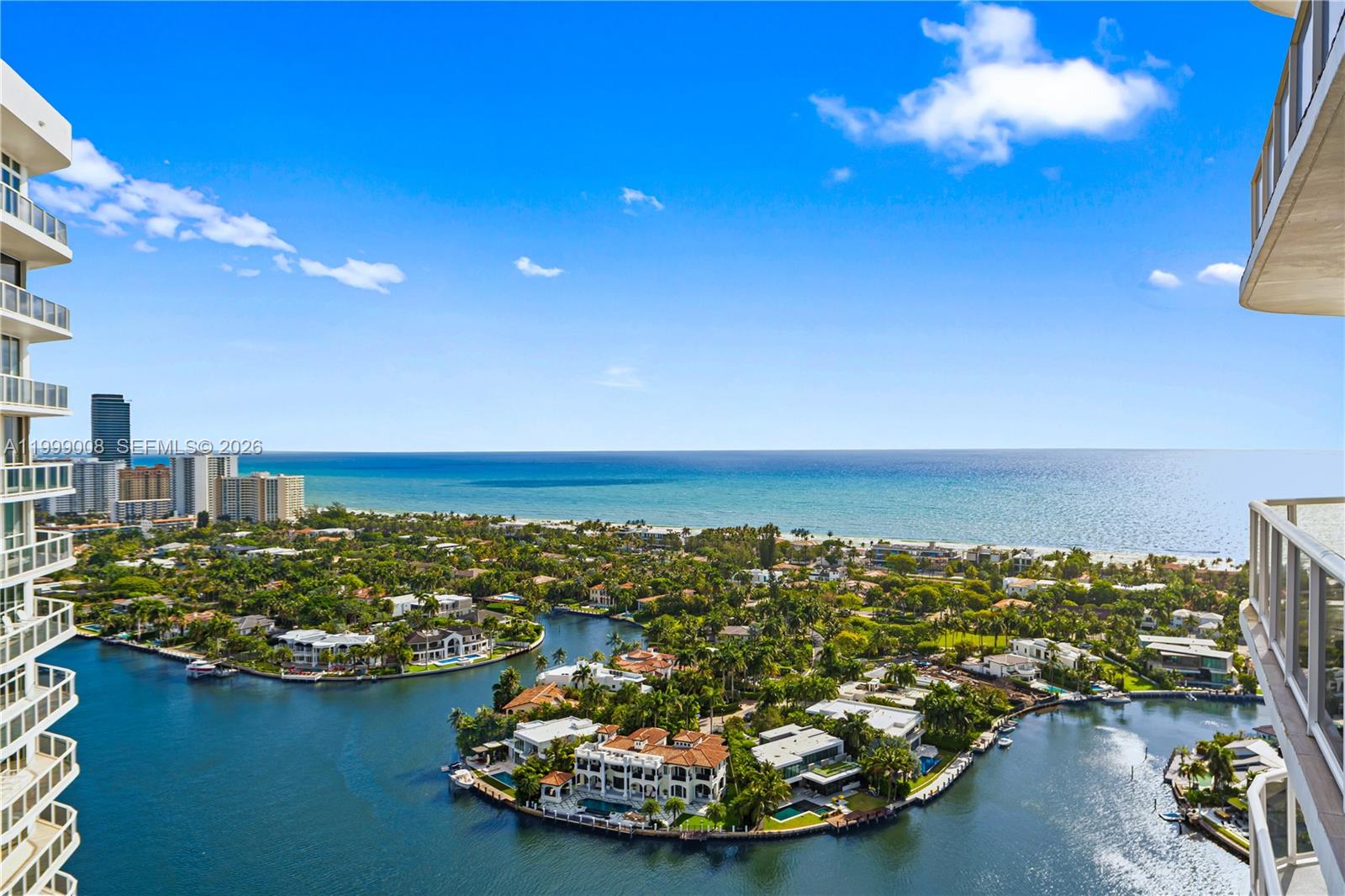 3802 NE 207th St #2704