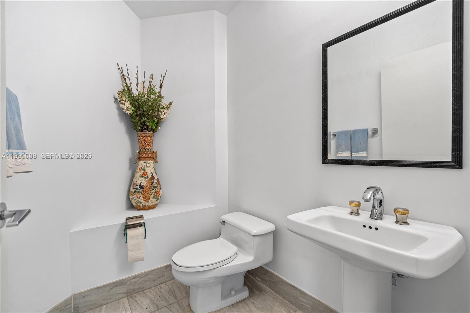 3802 NE 207th St #2704 Aventura, FL 33180