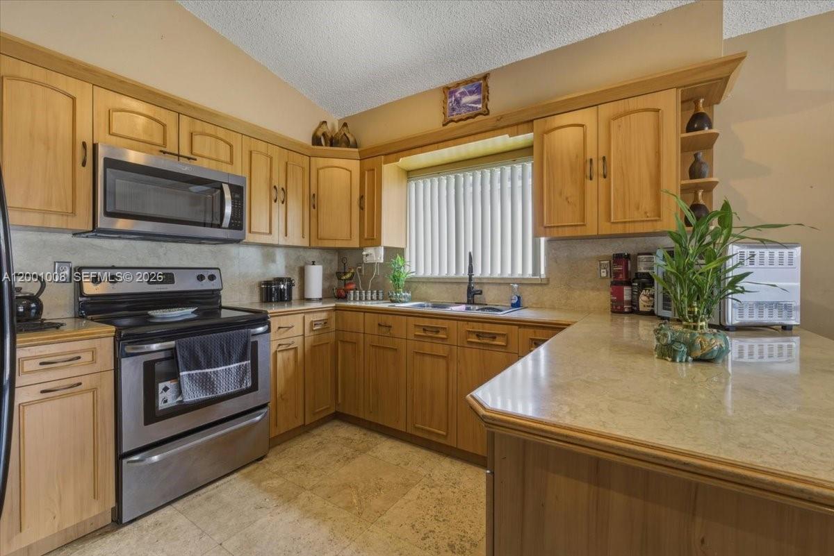 10959 SW 72nd Ter Miami, FL 33173