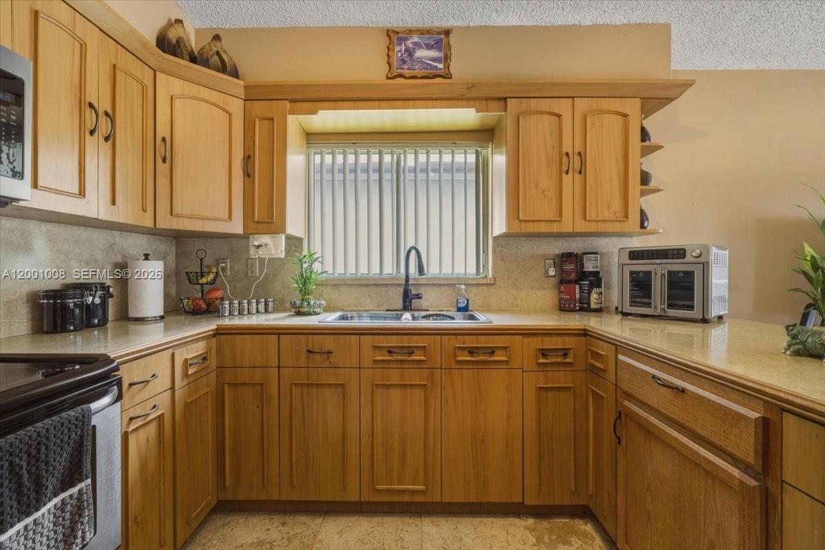 10959 SW 72nd Ter Miami, FL 33173