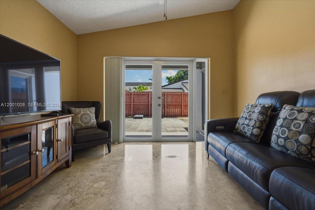 10959 SW 72nd Ter Miami, FL 33173