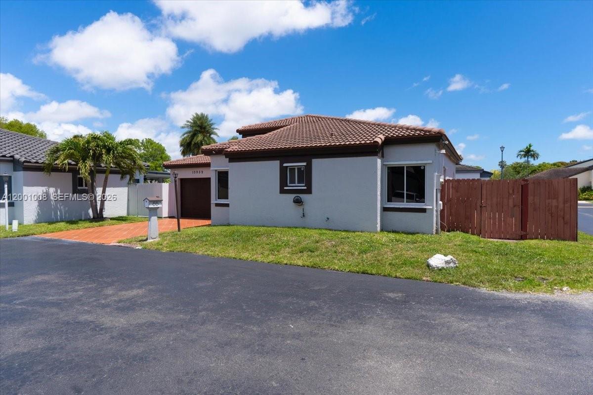 10959 SW 72nd Ter Miami, FL 33173