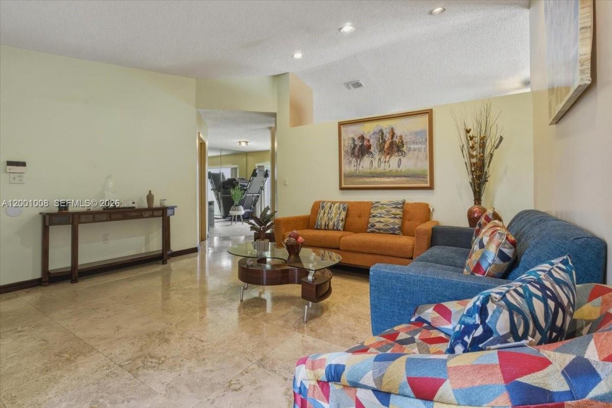 10959 SW 72nd Ter Miami, FL 33173