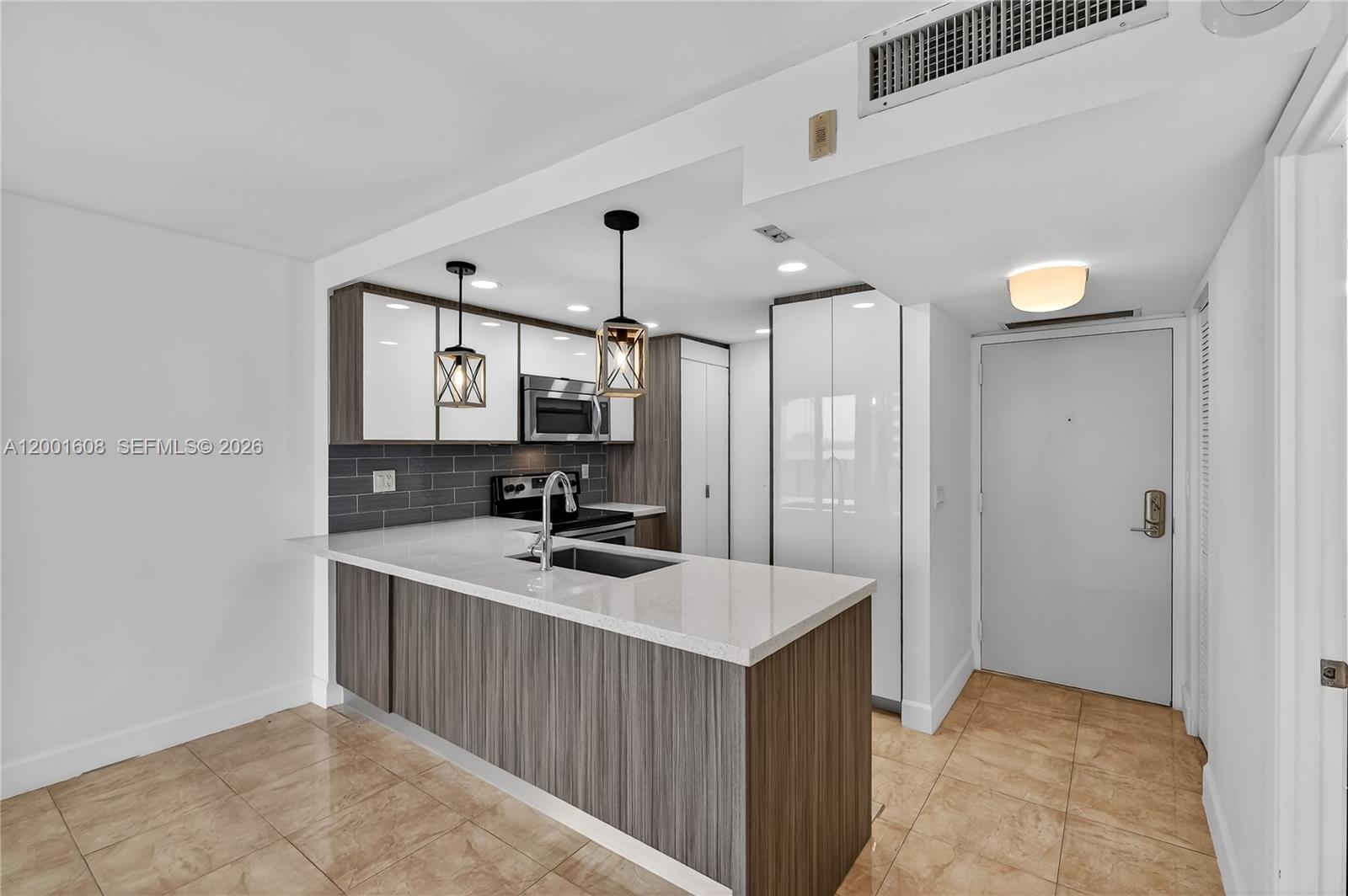 image Charter Club12