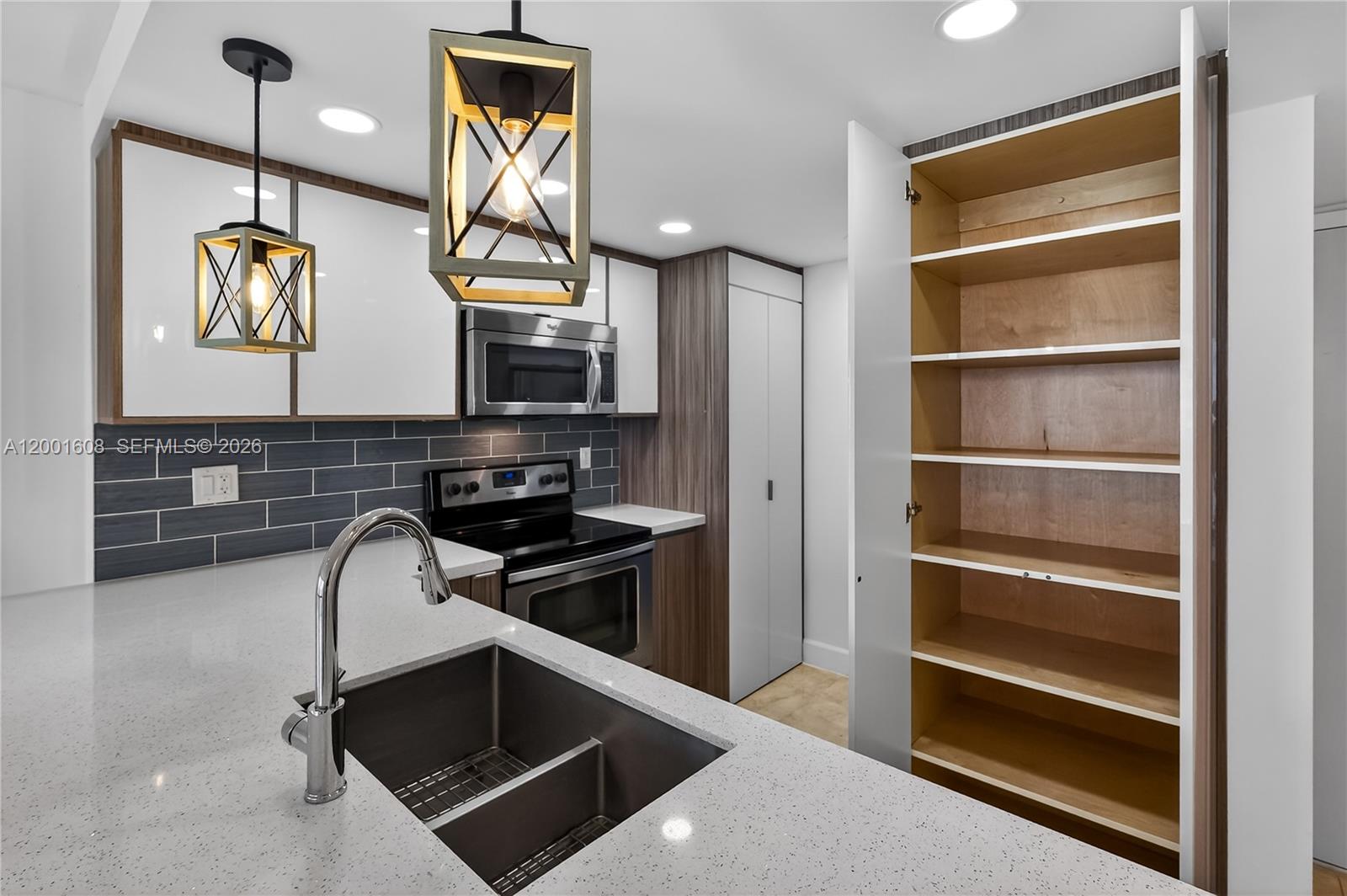 image Charter Club13