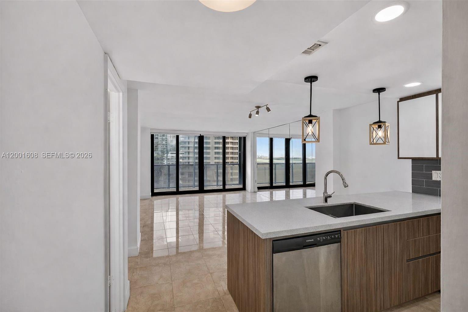 image Charter Club20